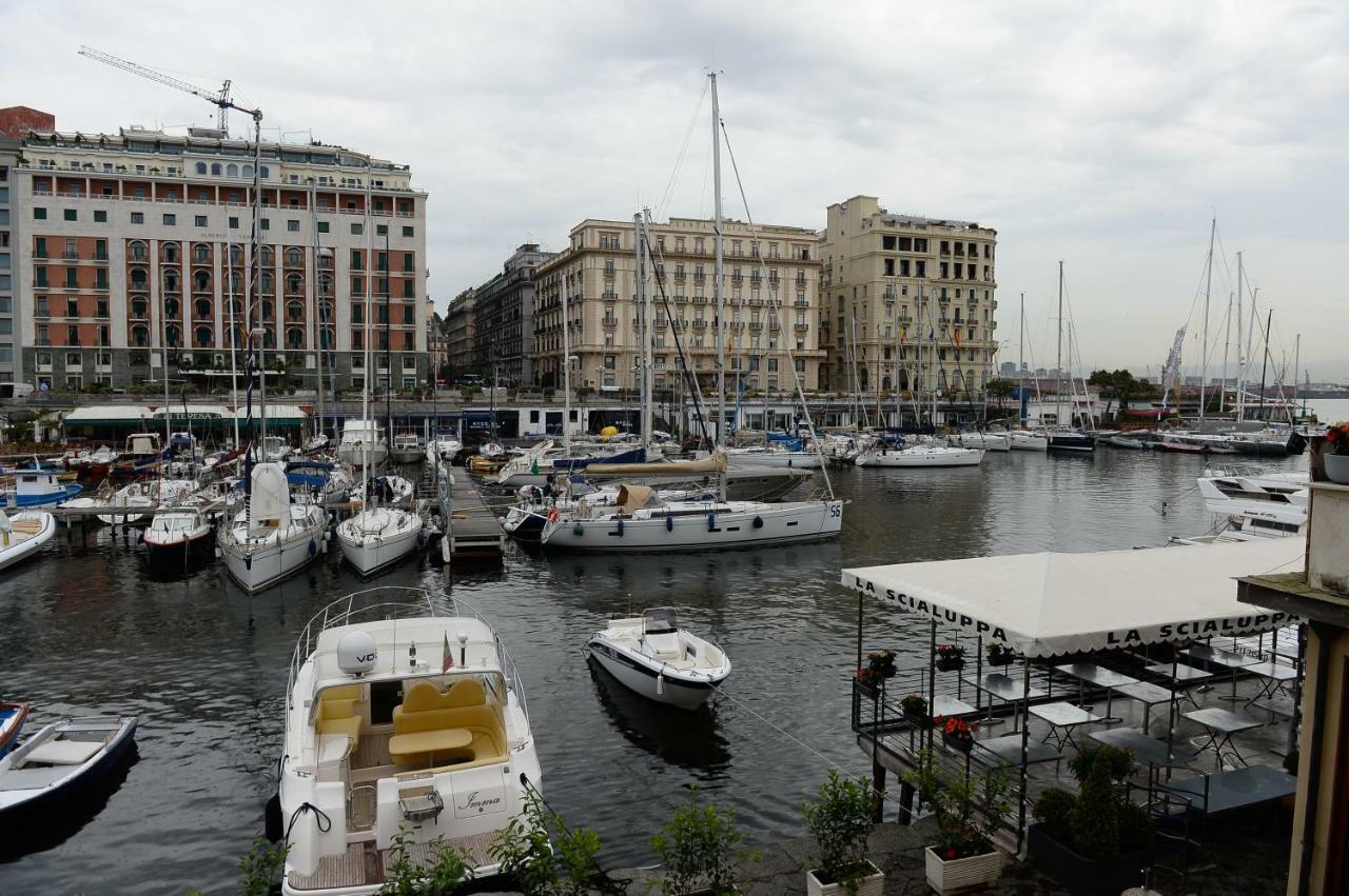 Casa Del Porto Al Borgo Marinari Villa Napoli Bagian luar foto